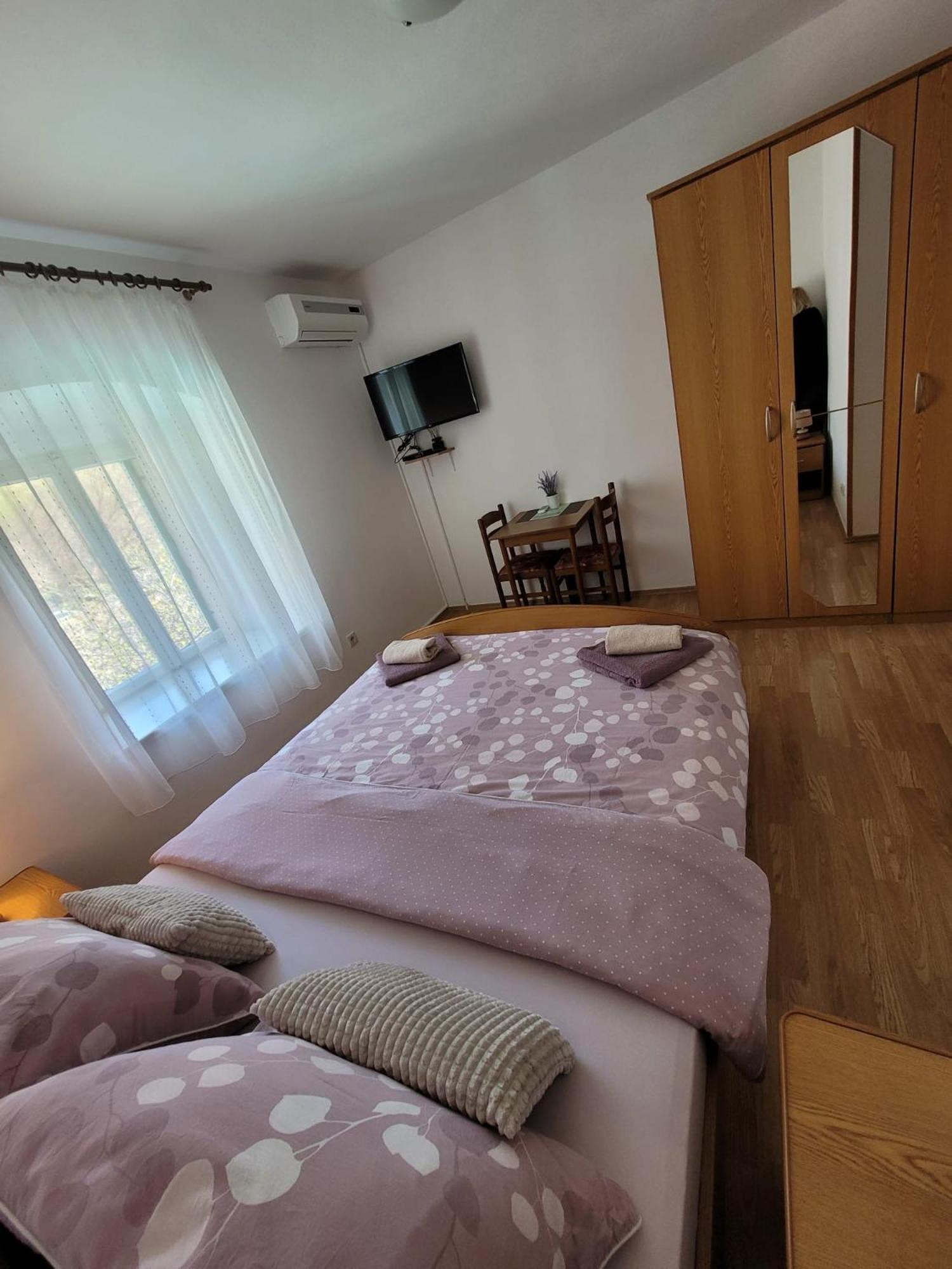Malin Guesthouse Скрадин Екстер'єр фото